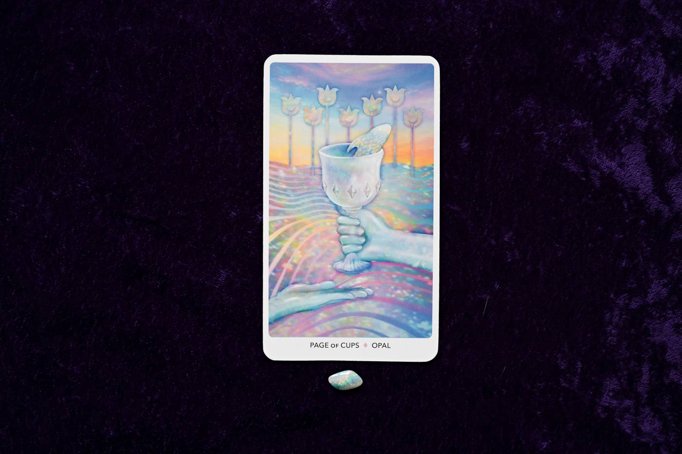 Crystal Keys Tarot: 78 Cards & 176-Page Full-Color Guidebook