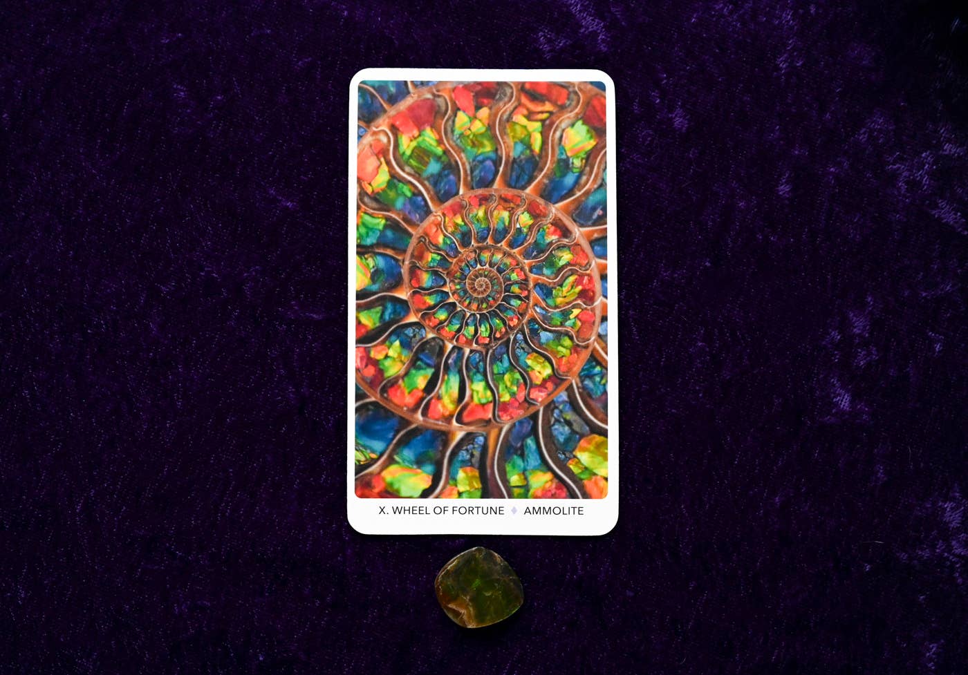 Crystal Keys Tarot: 78 Cards & 176-Page Full-Color Guidebook