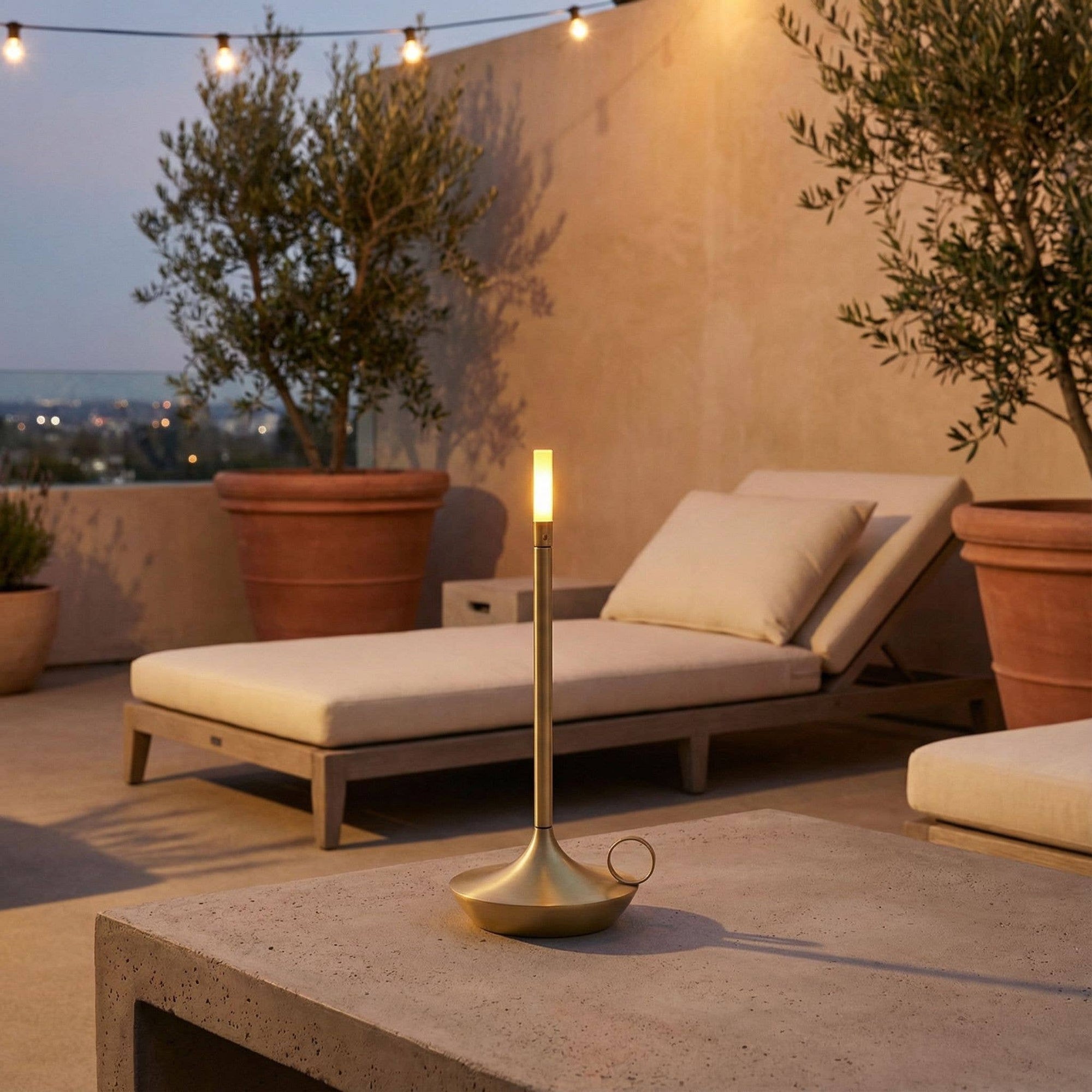 Arlo Cordless Aluminum Table Lamp: Gold