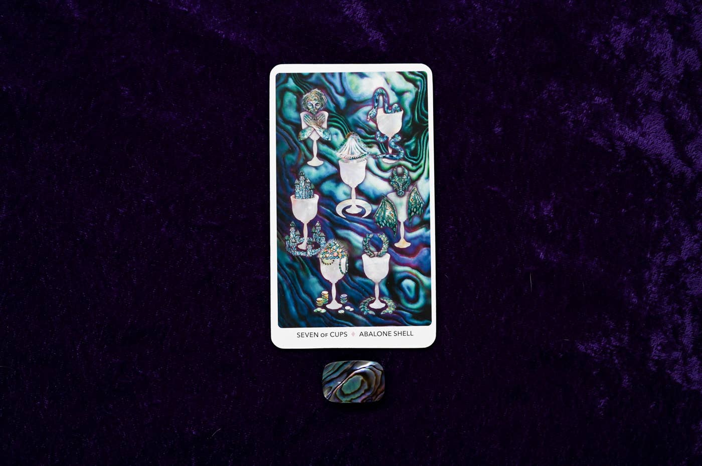 Crystal Keys Tarot: 78 Cards & 176-Page Full-Color Guidebook