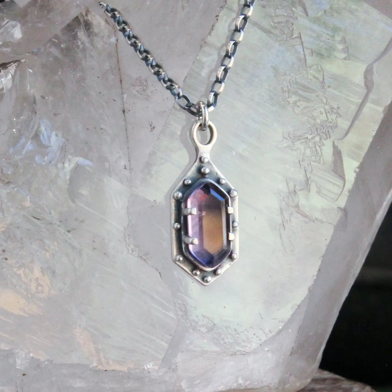 MAIDEN SHIELD HEX NECKLACE W/ AMETHYST